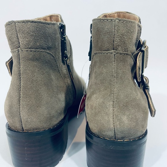 Blondo Stacy ankle waterproof suede boots with buckle lugged sole taupe size 8 - Picture 3 of 6